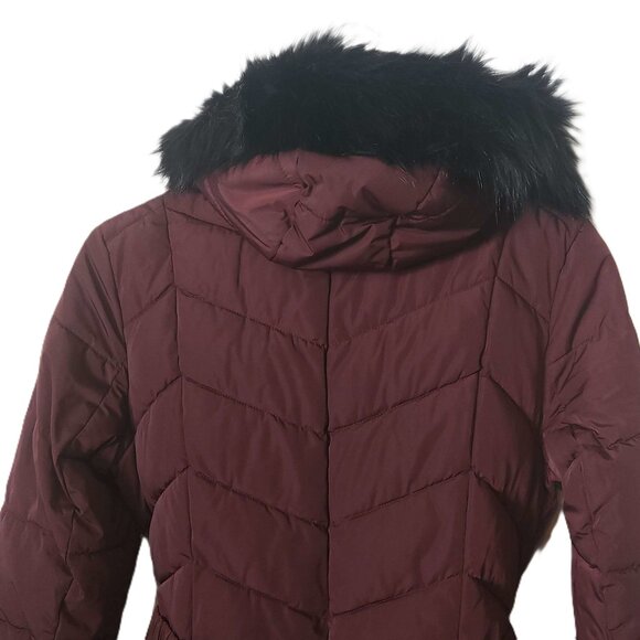 Guess burgundy puffer coat Women's small Removable fur-lined hood Zipper pockets - Picture 15 of 16
